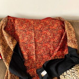 Reversible Tibetan Yak Wool pashmina.